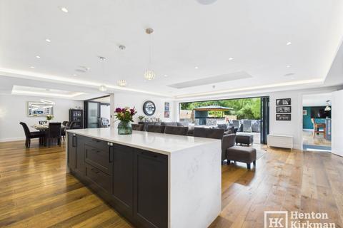 4 bedroom detached house for sale, Brock Hill, Wickford