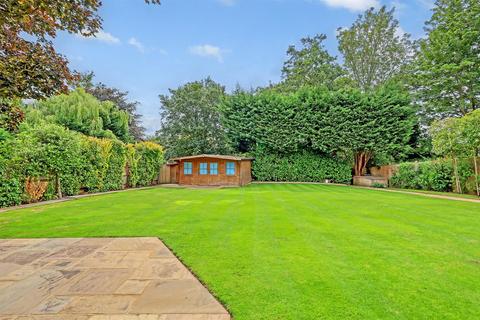 6 bedroom detached house for sale, Tabors Avenue, Chelmsford, CM2