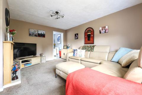 8 Carters Close, Carterton, OX18 3LB
