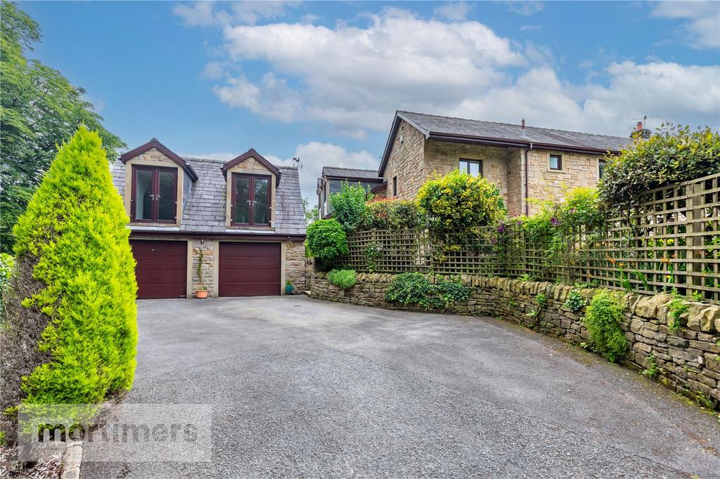 Driveway/Garage