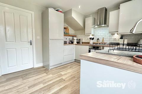 3 bedroom semi-detached house for sale, Oldbridge Way, Bilsthorpe, NG22