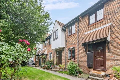 3 bedroom house to rent, Howland Way, London SE16