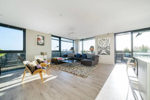 2 bedroom flat to rent, Amelia Street, Elephant and Castle, London, SE17