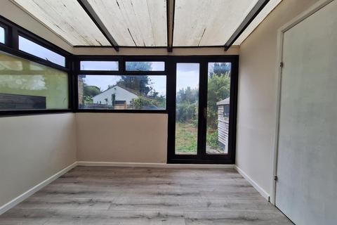 4 bedroom house to rent, Waddon New Road, Croydon
