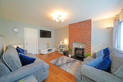 1 Elmhurst Close, Coven, Wolverhampton, WV9 5DX