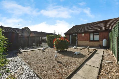 undefined, Hotton Close, Hull