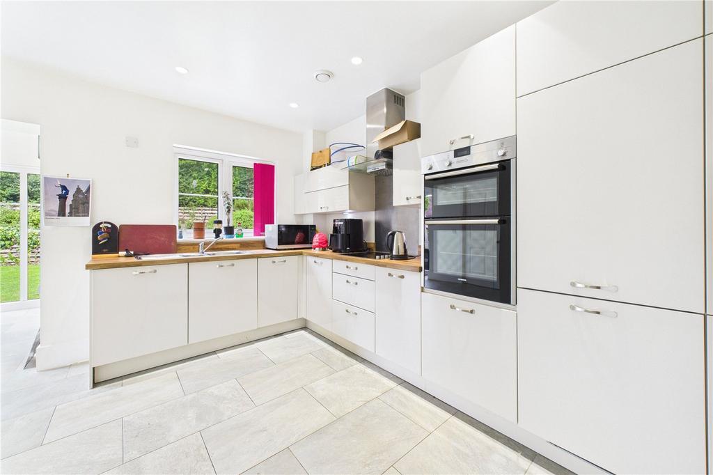 Kitchen/Breakfast Rm