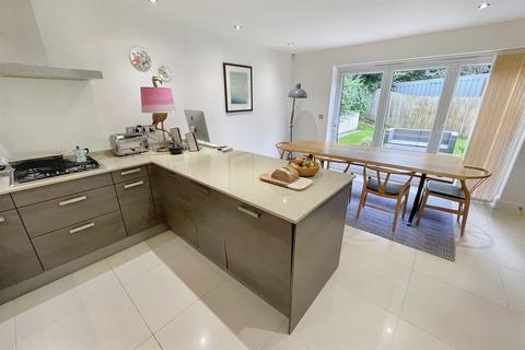4 bedroom detached house for sale, Queens Park