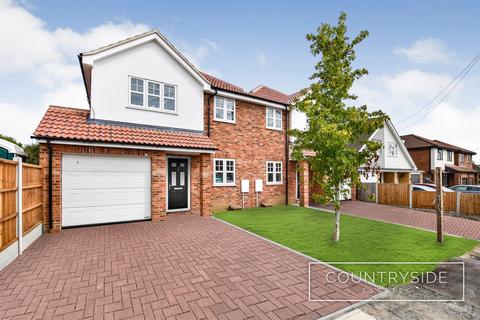 4 bedroom semi-detached house for sale, Wavertree Road, Benfleet