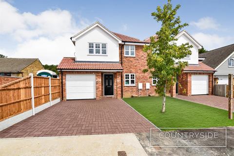 4 bedroom semi-detached house for sale, Wavertree Road, Benfleet