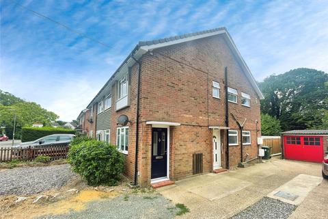 2 bedroom maisonette to rent, Avondale Avenue, Staines-upon-Thames, Surrey, TW18