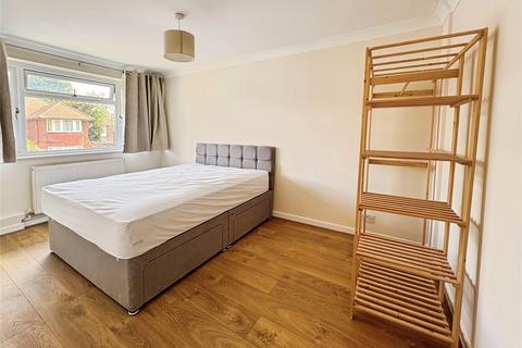 2 bedroom maisonette to rent, Avondale Avenue, Staines-upon-Thames, Surrey, TW18
