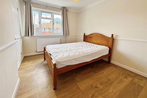2 bedroom maisonette to rent, Avondale Avenue, Staines-upon-Thames, Surrey, TW18
