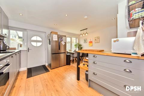 28 Beechfield, Leeds, LS12 5QS