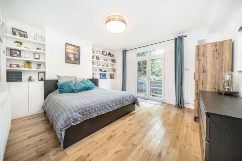 3 bedroom flat for sale, Cavendish Road, London NW6