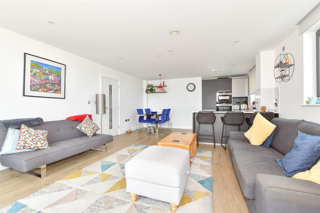 Lounge/ Kitchen