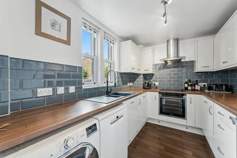 8 Fidlers Close, Bamford, Hope Valley, S33 0BZ