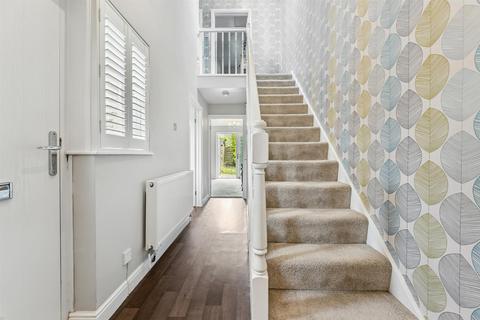 8 Fidlers Close, Bamford, Hope Valley, S33 0BZ