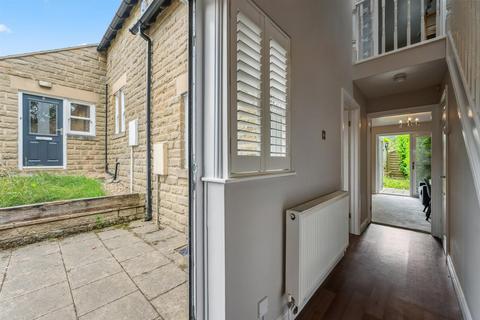8 Fidlers Close, Bamford, Hope Valley, S33 0BZ