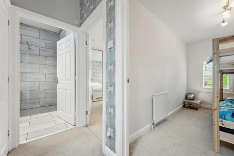 8 Fidlers Close, Bamford, Hope Valley, S33 0BZ