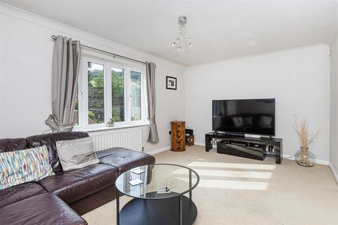 undefined, High Bank Close, Elland
