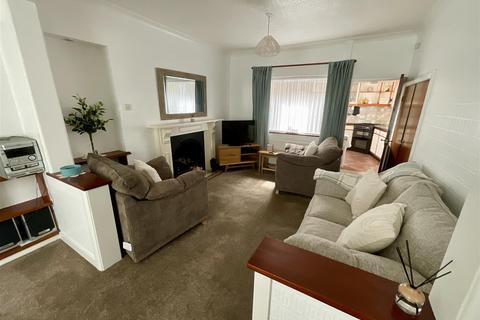 3 bedroom end of terrace house for sale, Lakefield Road, Llanelli