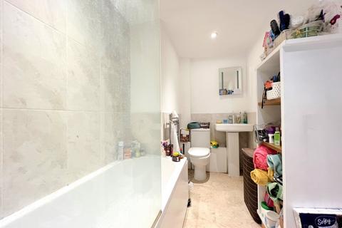 1 bedroom flat to rent, Arundel Street, Hampshire PO1