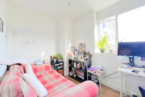 1 bedroom flat to rent, Arundel Street, Hampshire PO1