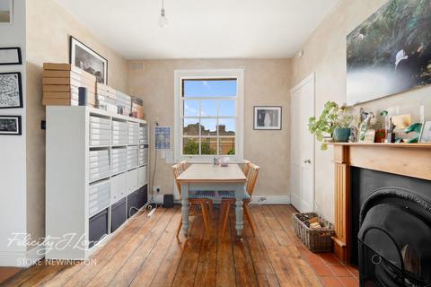 1 bedroom flat for sale, Gibson Gardens, London N16