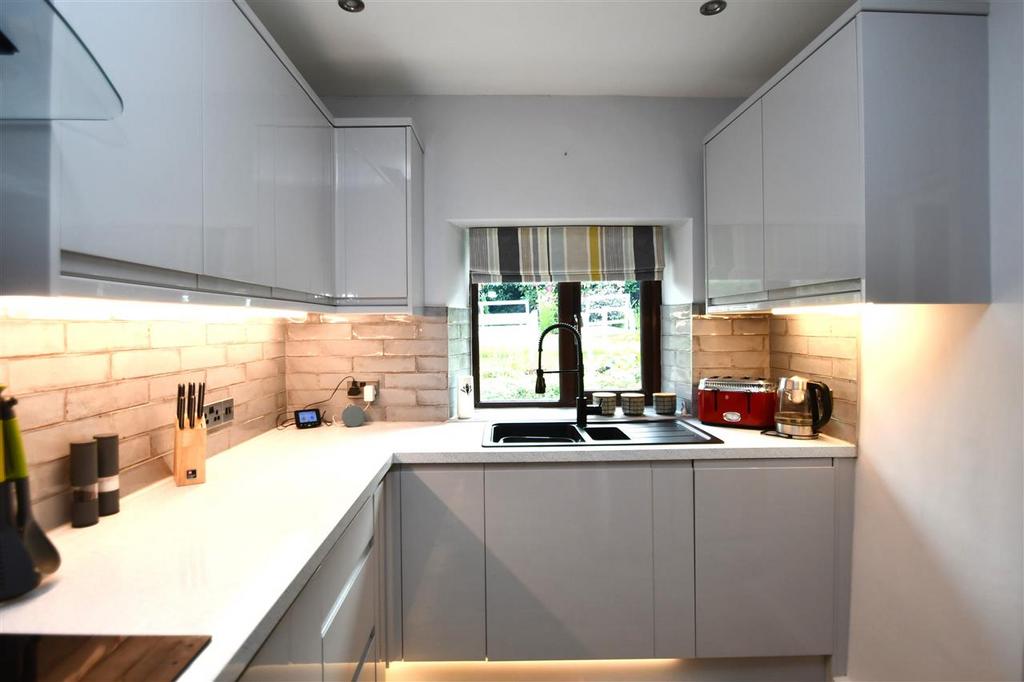 Fitted kitchen