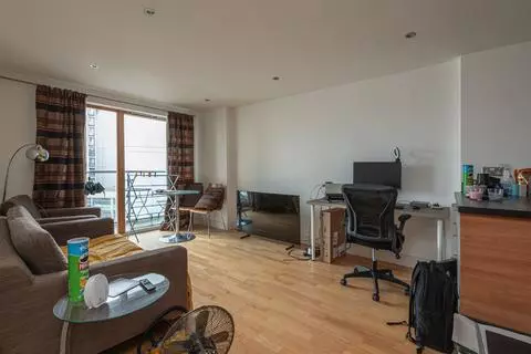 1 bedroom flat for sale - Photo 4