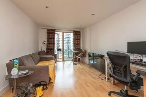 1 bedroom flat for sale - Photo 8
