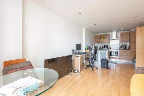 1 bedroom flat for sale - Photo 16