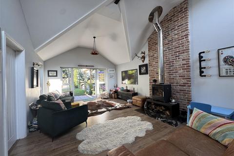 undefined, Pine View Close, Woodfalls