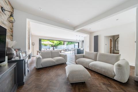 33 Packmores Road, London, SE9 2NB