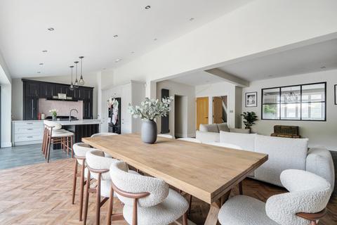 33 Packmores Road, London, SE9 2NB