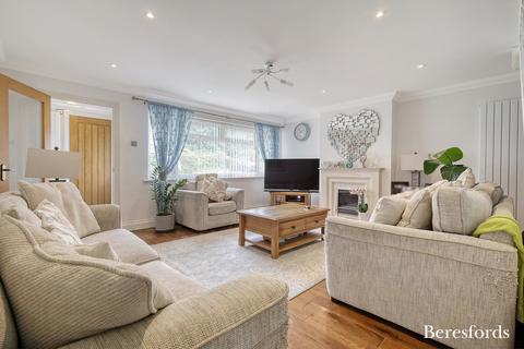 4 bedroom end of terrace house for sale, Dedham Close, Billericay, CM11