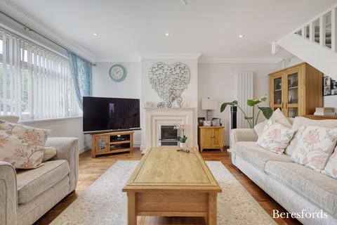 4 bedroom end of terrace house for sale, Dedham Close, Billericay, CM11