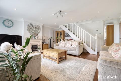 4 bedroom end of terrace house for sale, Dedham Close, Billericay, CM11