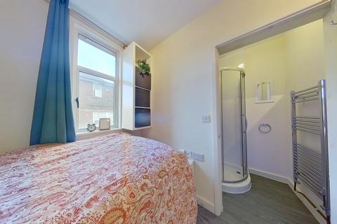 4 bedroom flat to rent, Flat 2, 55 Alfreton Road