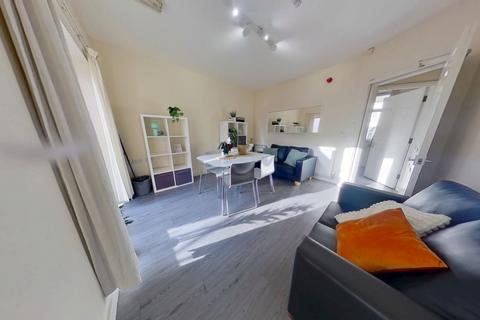 4 bedroom flat to rent, Flat 2, 55 Alfreton Road