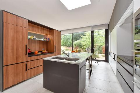 2 bedroom detached bungalow for sale, The Causeway, Freshwater, Isle of Wight
