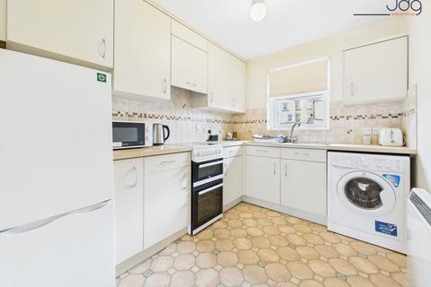 2 bedroom apartment for sale, Albion Mews | Spacious rooms and a rear facing canal view!