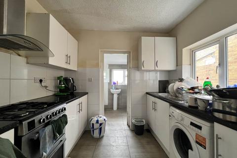 3 bedroom terraced house to rent, Nelson Street, London, E6