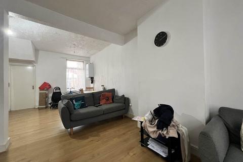3 bedroom terraced house to rent, Nelson Street, London, E6
