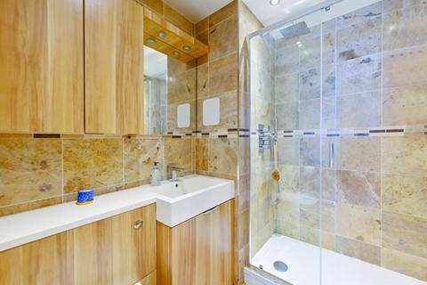 2 bedroom flat for sale, Berglen Court, Limehouse, London, E14