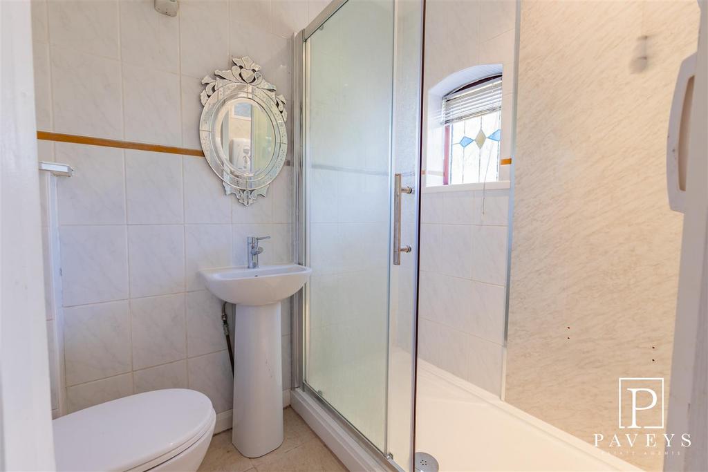 En suite shower room