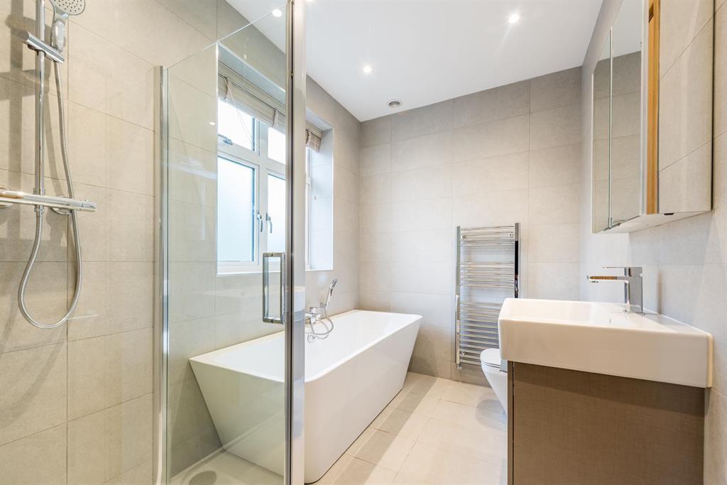 FF Bathroom 1