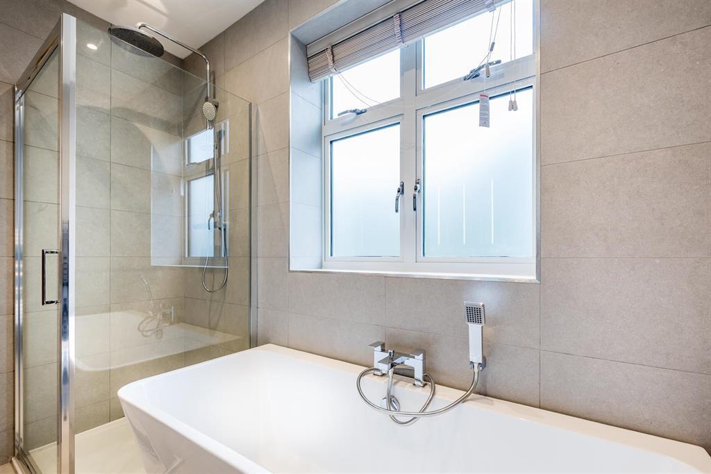 FF Bathroom 2