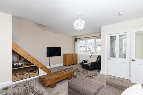 2 bedroom terraced house for sale, Dalmeny Avenue, Huddersfield